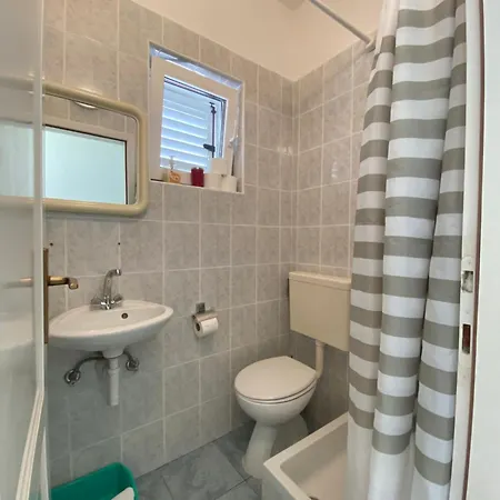 アパート Mirta グラダツ