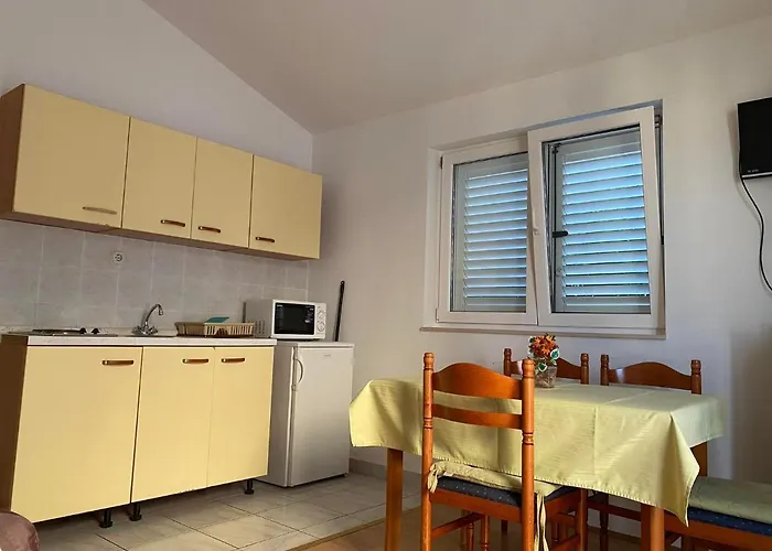 Mirta * Gradac (Split-Dalmatia)